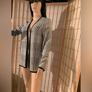 Croft & Barrow - Black/white houndstooth knit open sweater. Sz PL